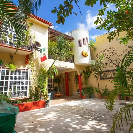 La Casa Del Almendro Hotel