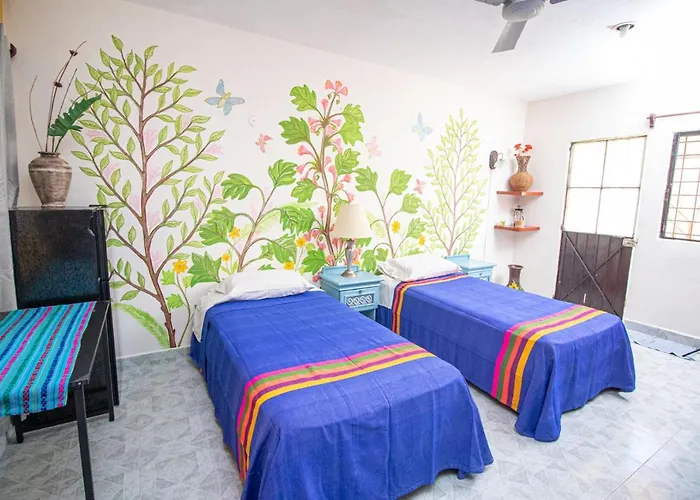 La Casa Del Almendro Playa del Carmen
